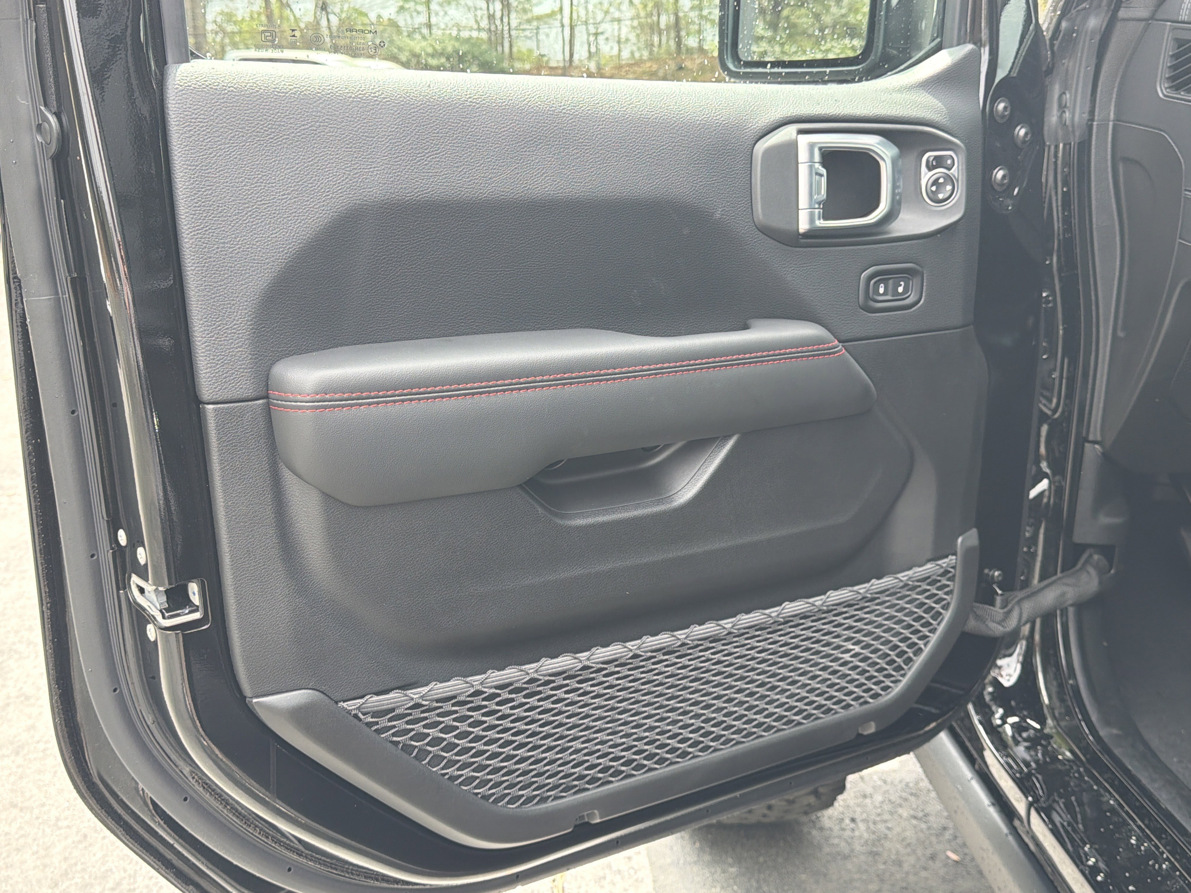 New 2026 Black Clear-Coat Exterior Paint Jeep Rubicon image 12
