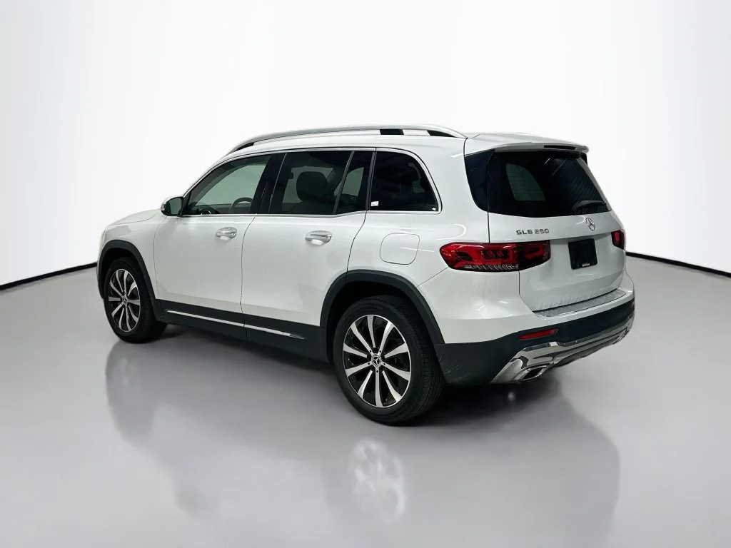 Used 2023 Digital White Metallic Mercedes-Benz GLB 250 image 3