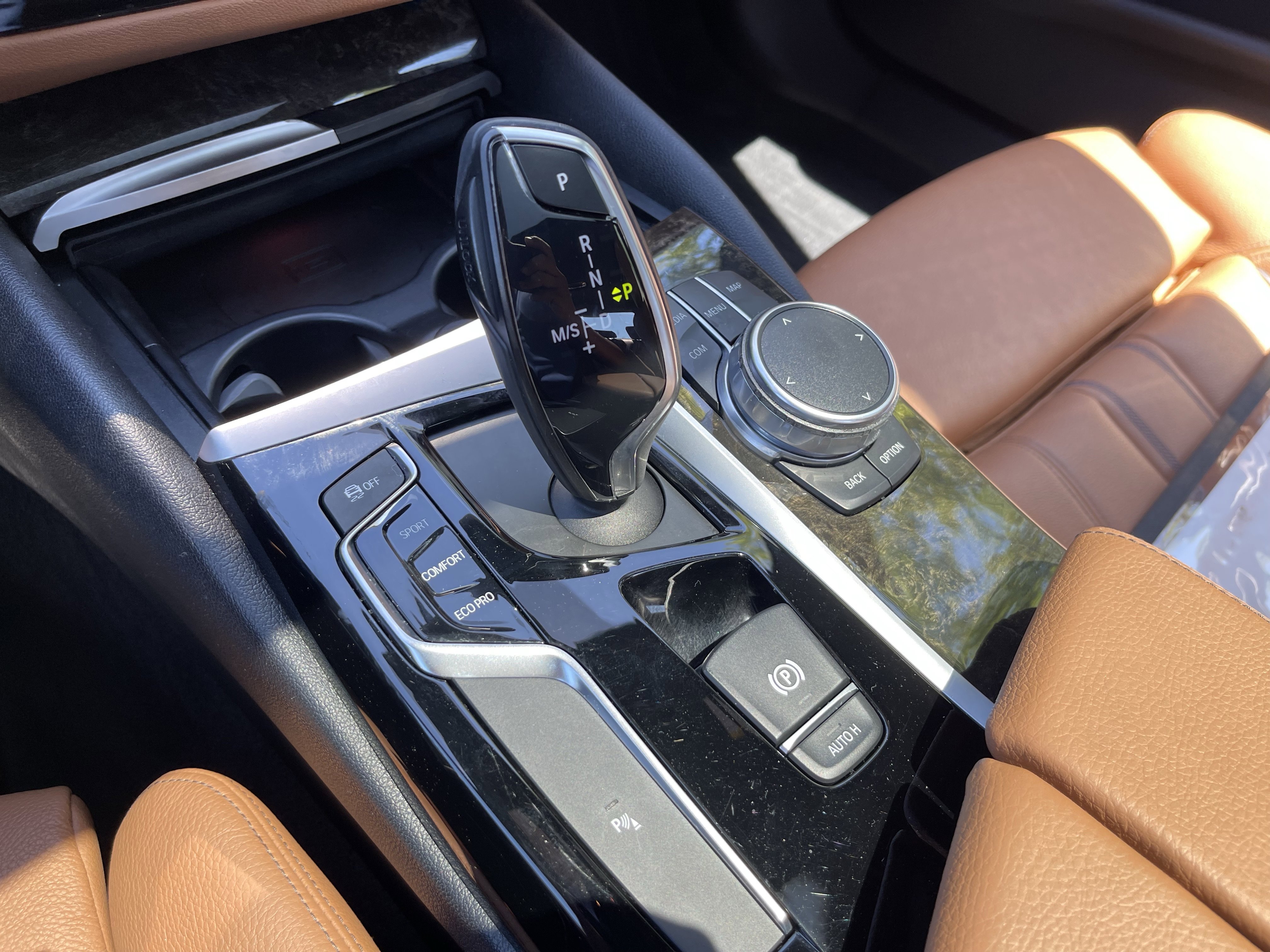Used 2017 Dark Graphite Metallic BMW 530i xDrive image 12