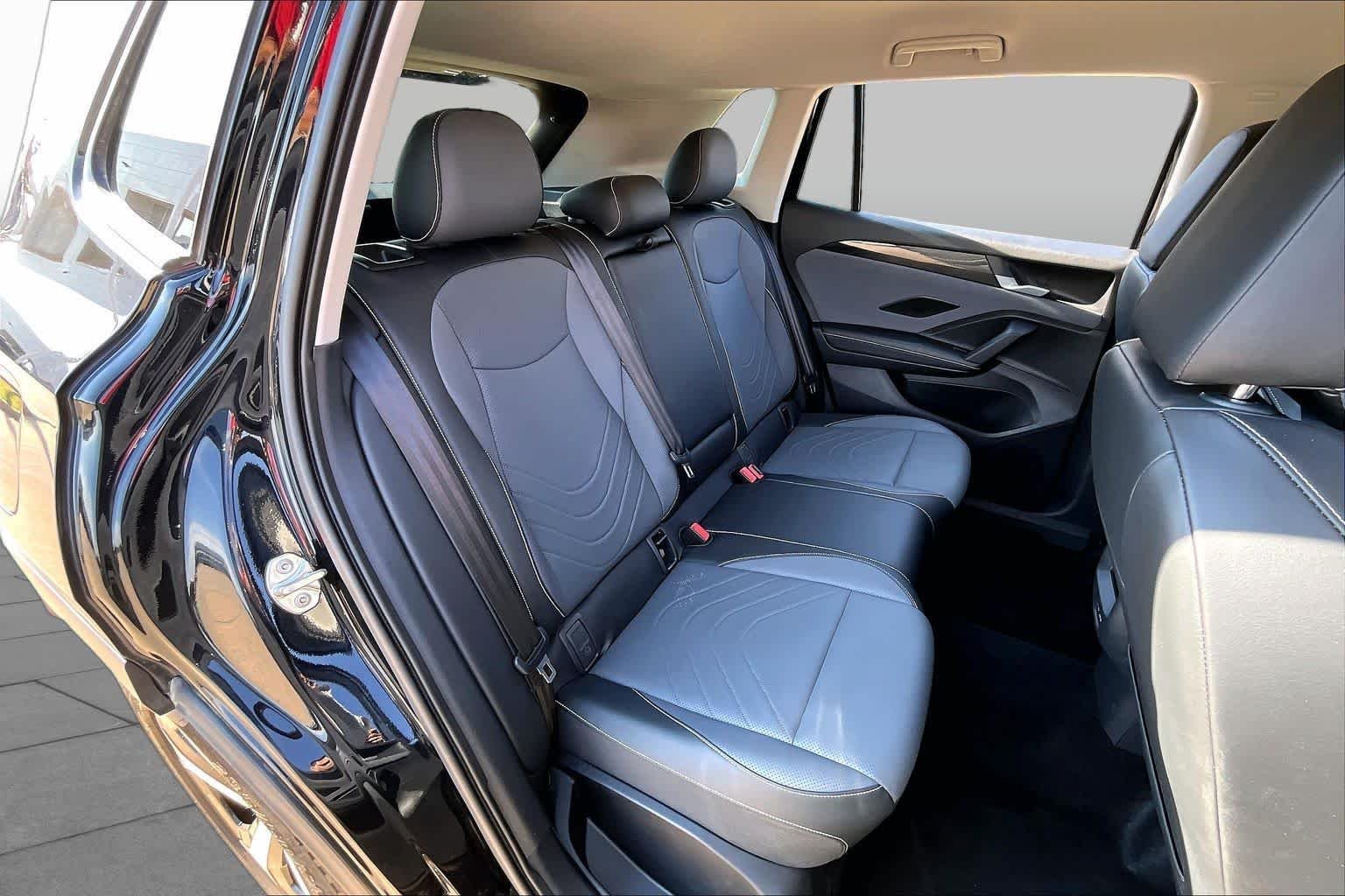 Used 2026  Volkswagen SE image 19