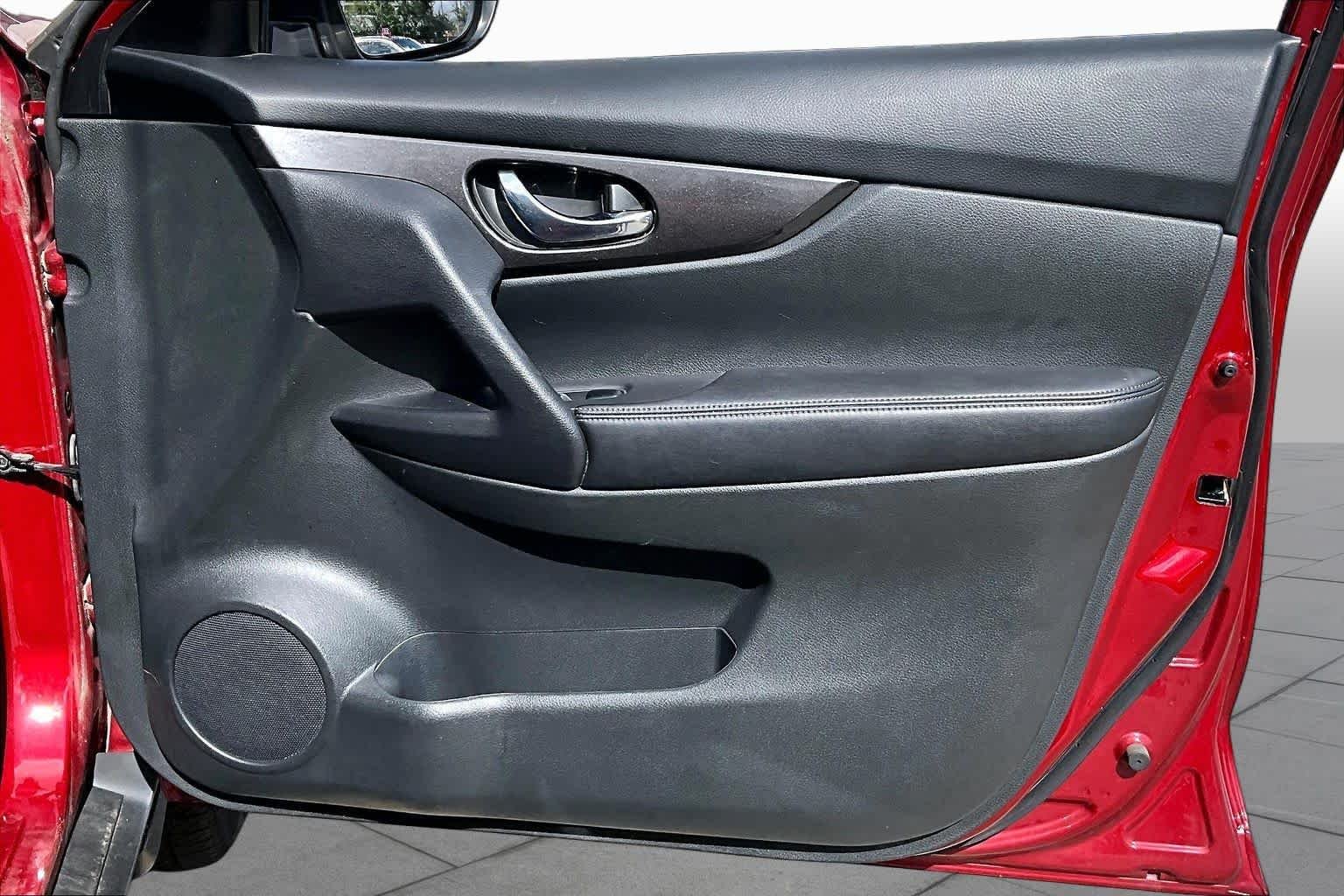 Used 2019 Scarlet Ember Tintcoat Nissan SV image 21