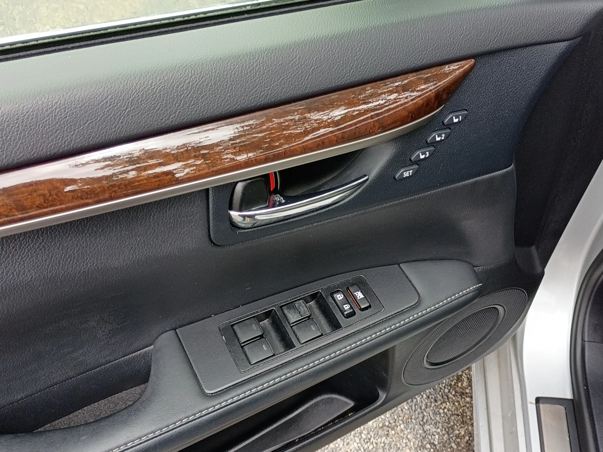 Used 2014 Silver Lining Metallic Lexus Base image 17