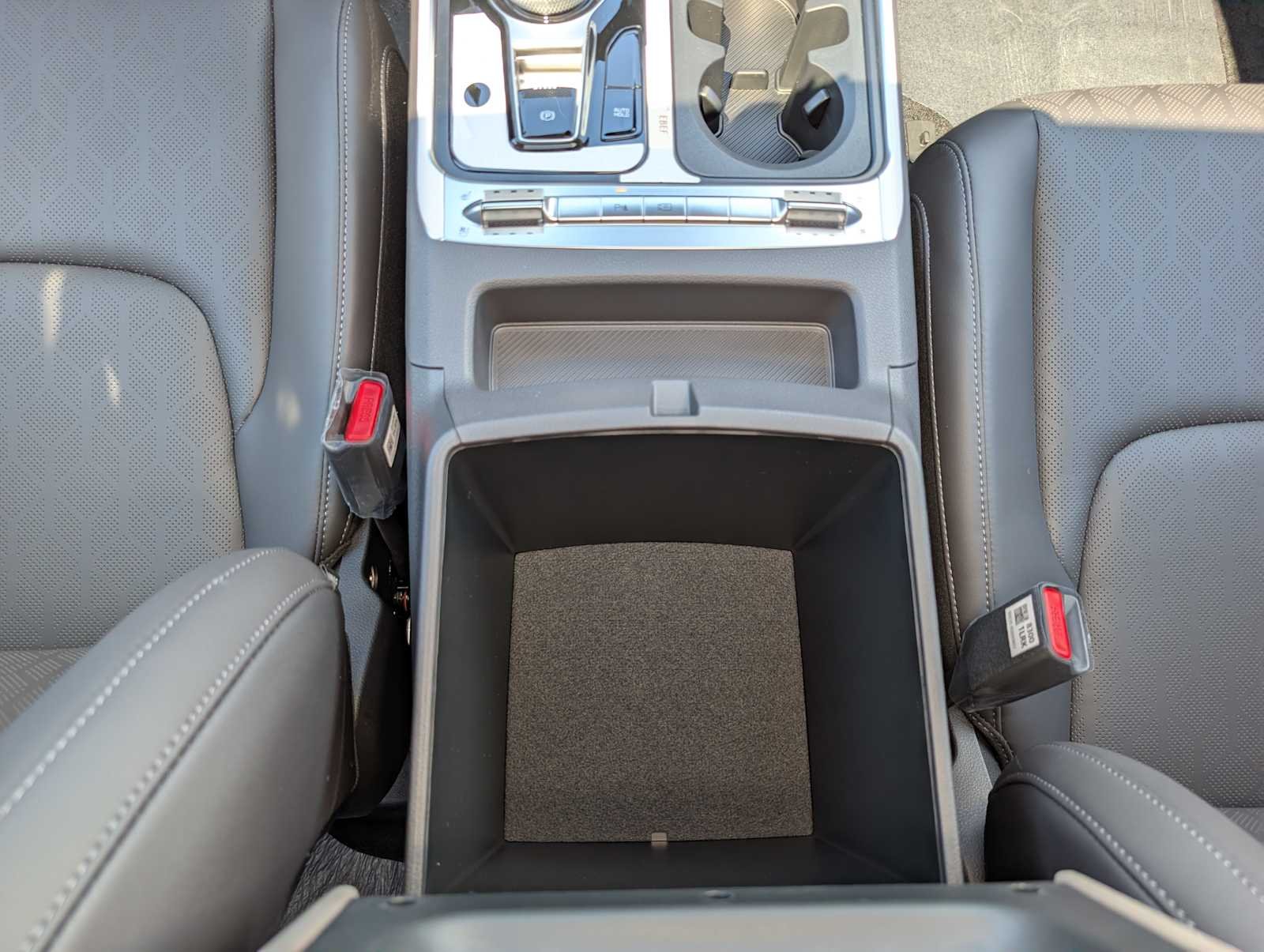 New 2027 Ceramic Silver Kia SX image 14