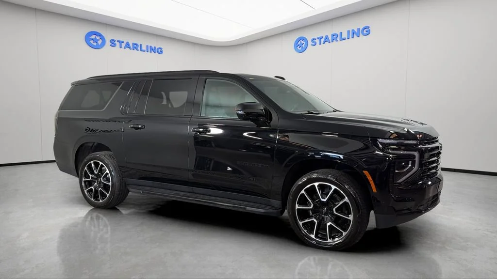 2025 Chevrolet Suburban RST - Photo 12