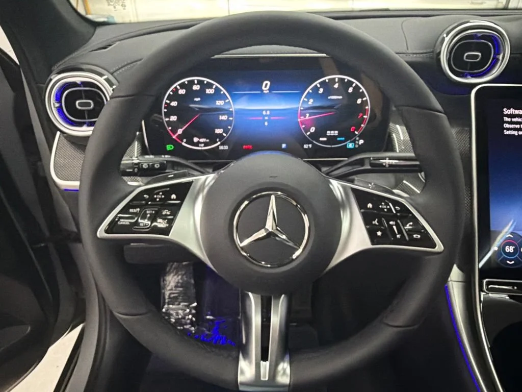 New 2027 White Mercedes-Benz GLC 300 image 16