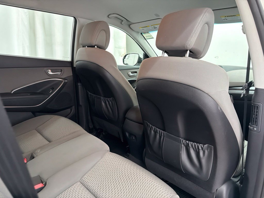Used 2016 White Hyundai SE image 27