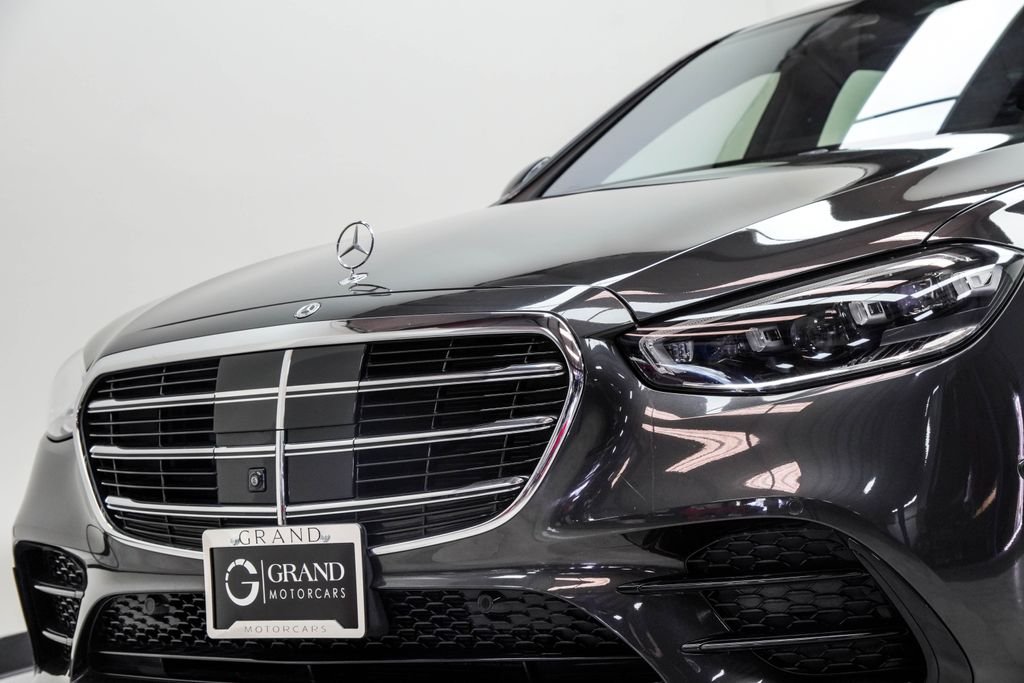 Used 2022 Gray Mercedes-Benz S 500 image 2