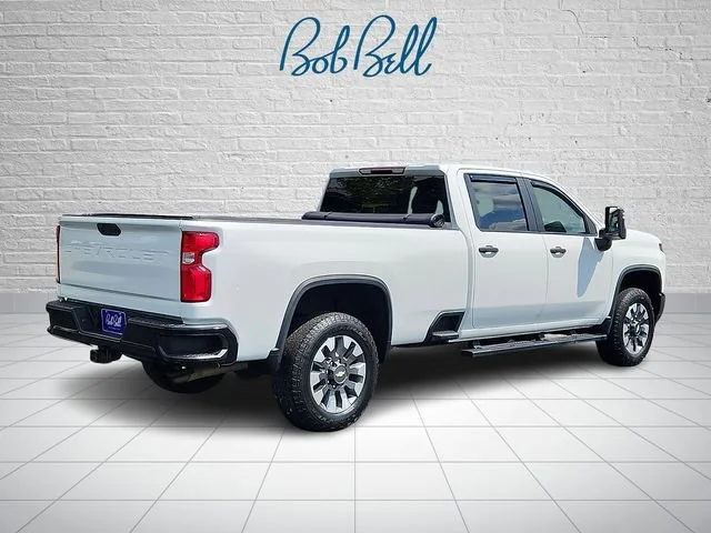 Used 2021 SUMMIT WHITE Chevrolet Custom image 6