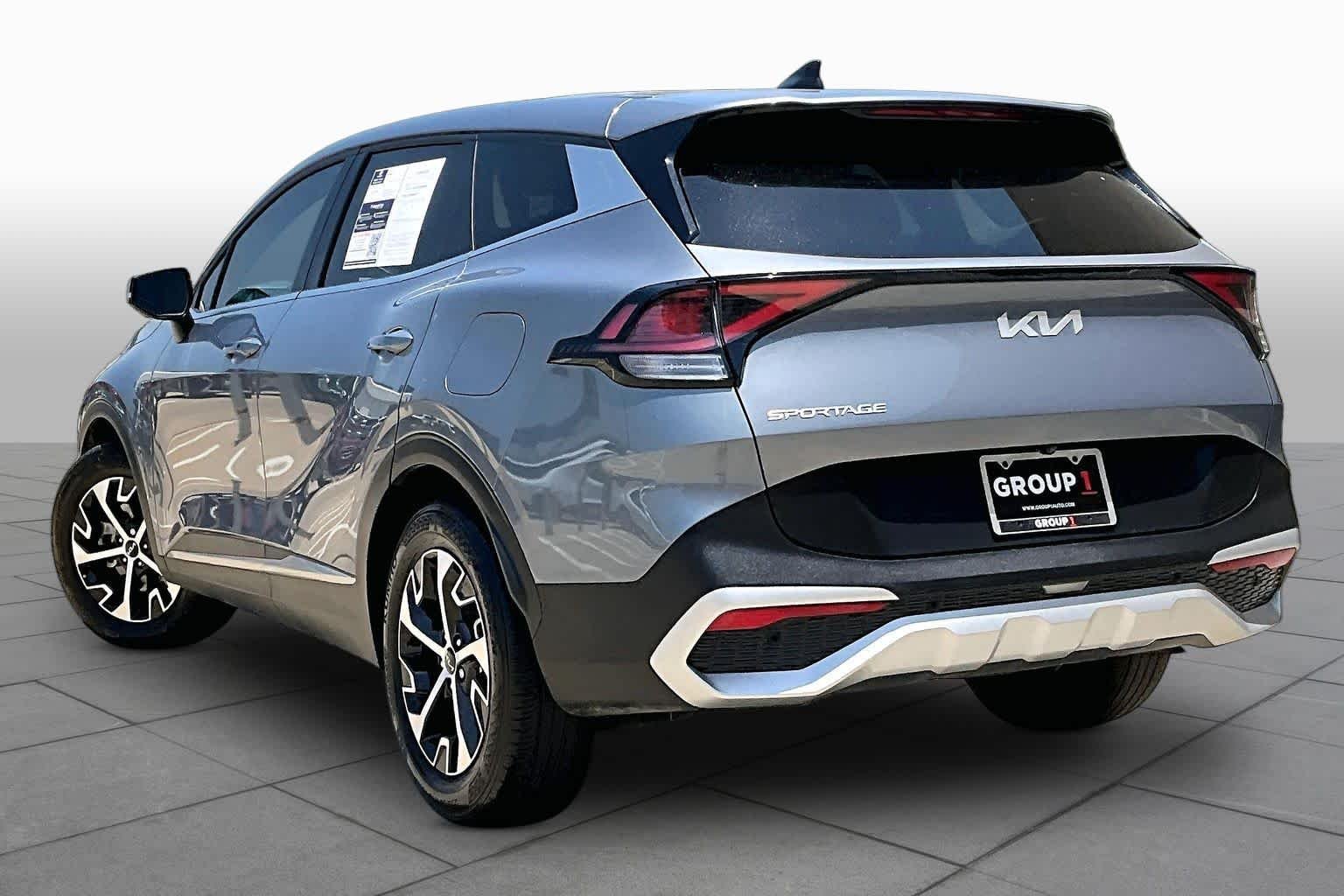 Used 2025 Everlasting Silver Kia EX image 12