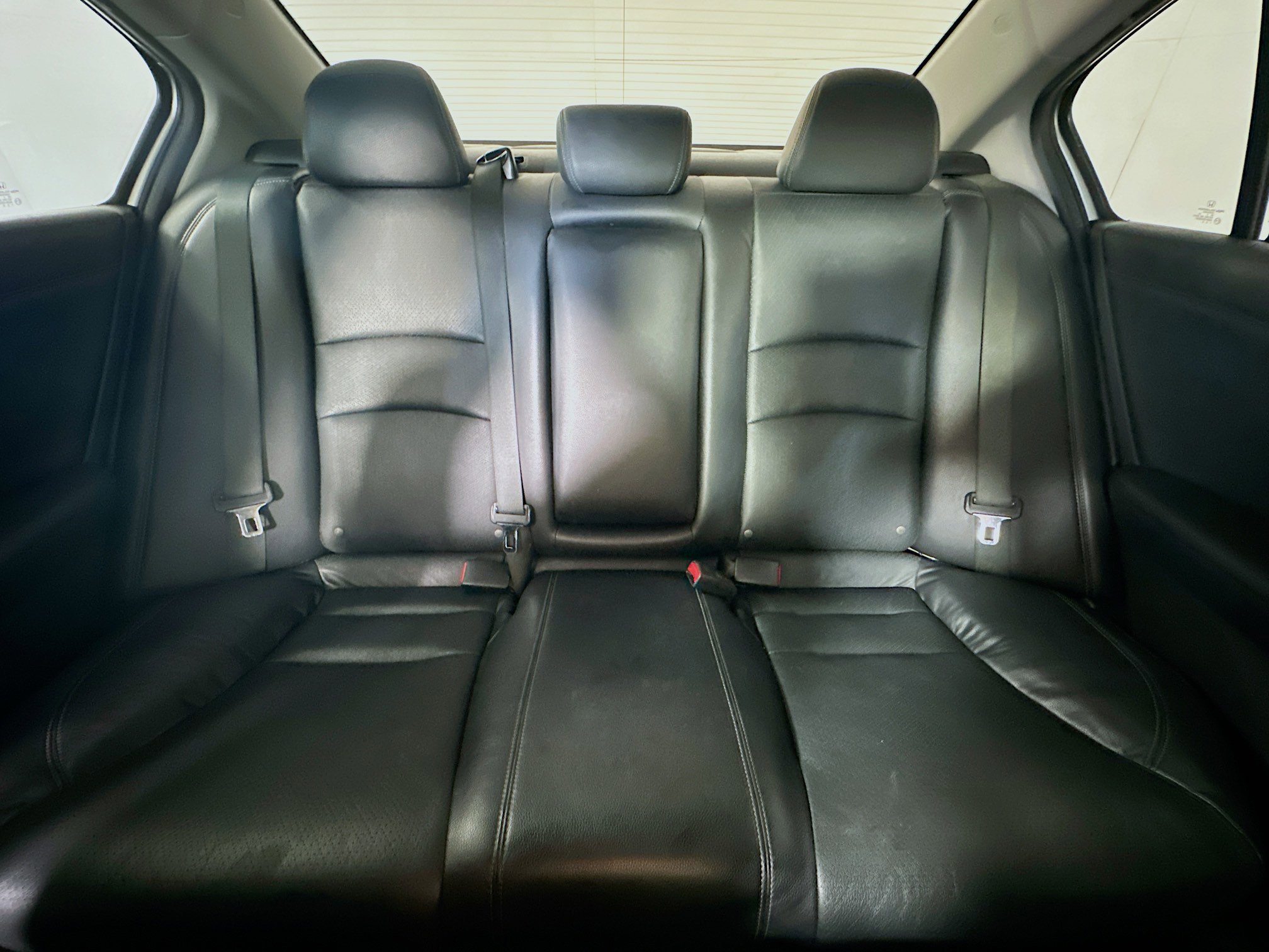 Used 2014 Silver Honda EX-L image 30