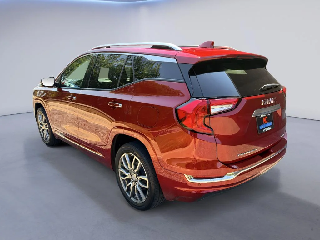 Used 2023 Volcanic Red Tintcoat GMC Denali image 3