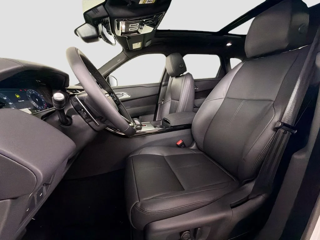 New 2026 Fuji White Land Rover Dynamic SE image 22