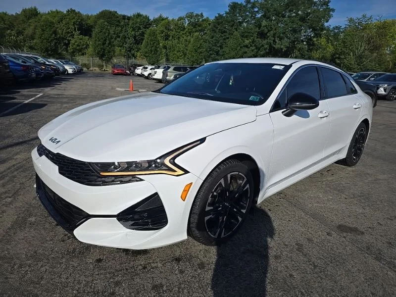Used 2024 White Kia GT-Line image 3