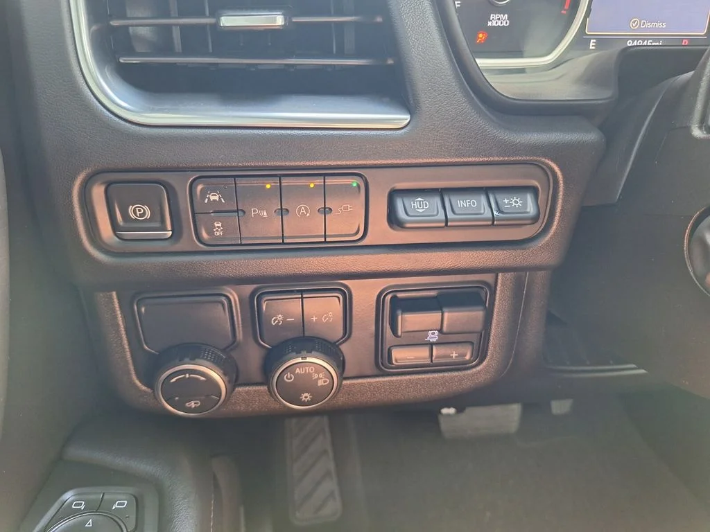 Used 2021 White Chevrolet High Country image 23