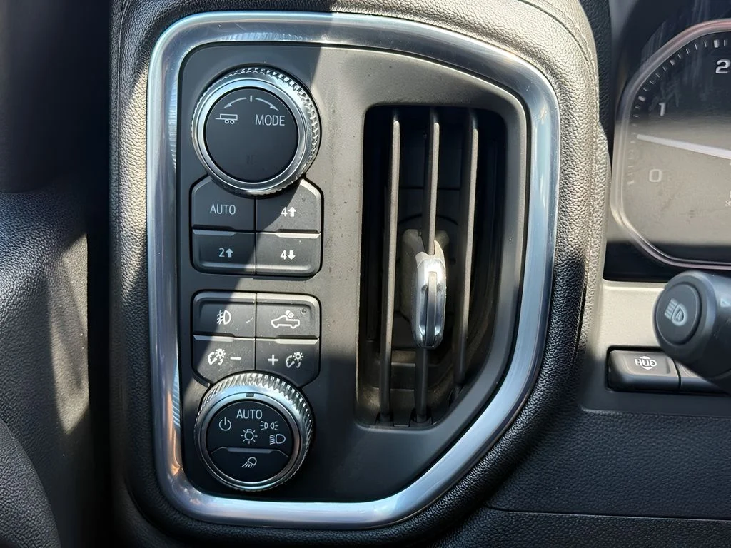 Used 2022 Black GMC Denali image 21