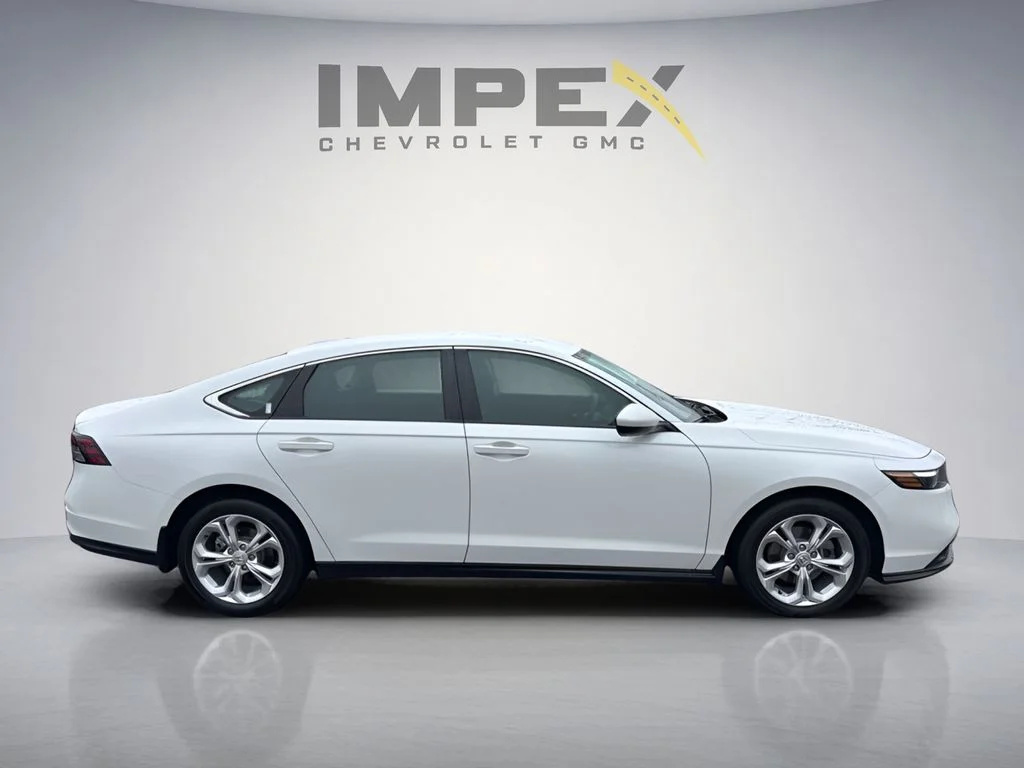 Used 2024 White Honda LX image 6