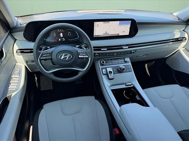 Used 2023 White Hyundai SE image 11