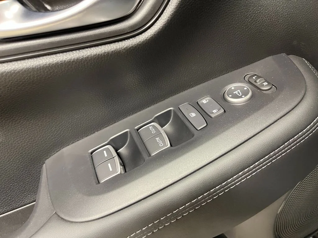 New 2027 Urban Gray Pearl Honda EX-L image 16