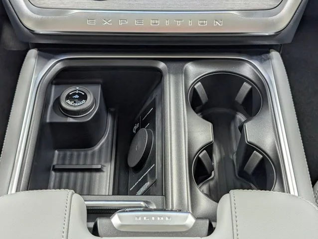 New 2027 Star White Metallic Tri-Coat Ford MAX Platinum image 42