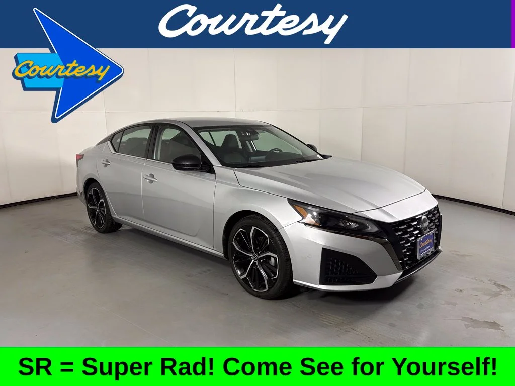 Used 2024 Silver Nissan 2.5 SR image 1