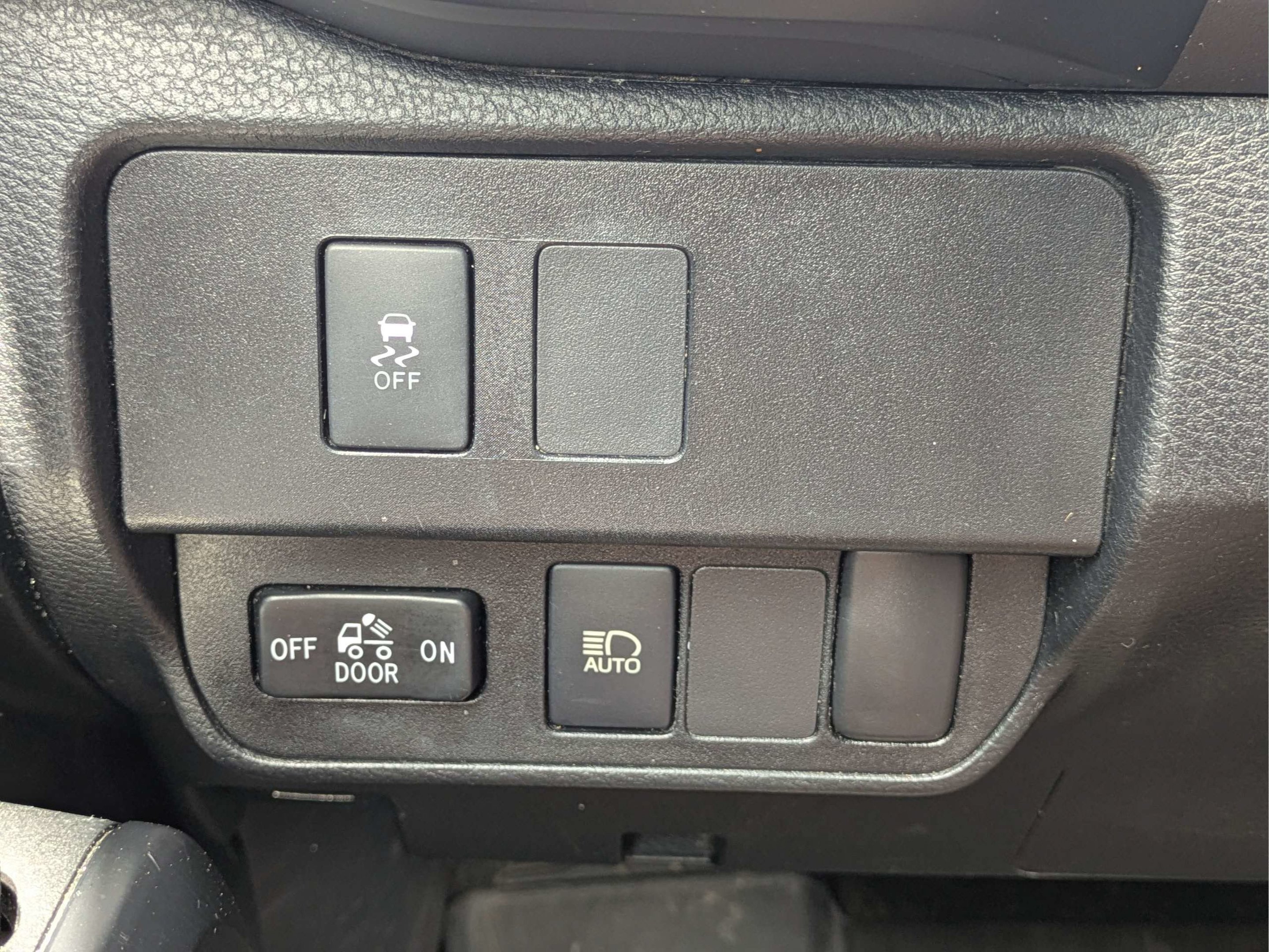 Used 2021 Magnetic Gray Metallic Toyota SR image 25
