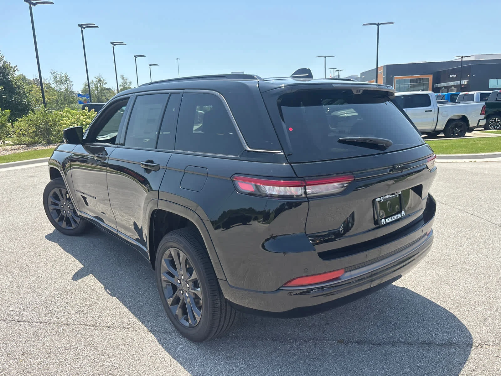 New 2026 Diamond Black Crystal Pearlcoat Jeep Limited Reserve image 8