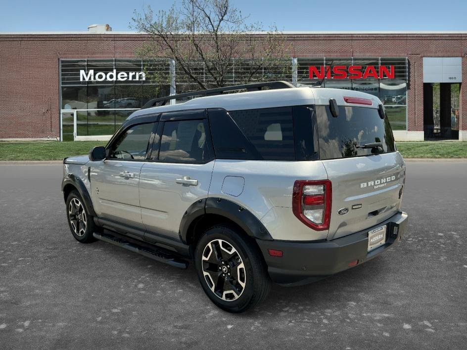 Used 2023 Silver Metallic Ford Outer Banks image 2