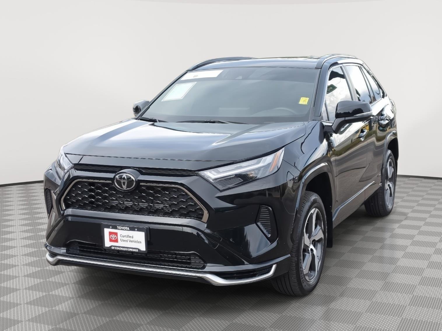 Certified Used 2025 Midnight Black Metallic Toyota SE image 3