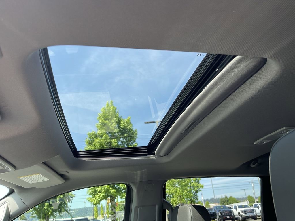 New 2026 Sterling Metallic GMC Elevation image 19