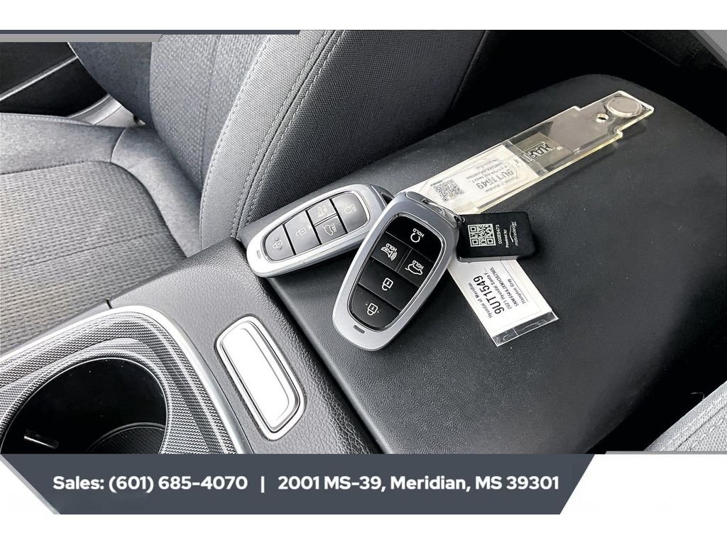 Used 2021 Hampton Gray Hyundai SEL image 9