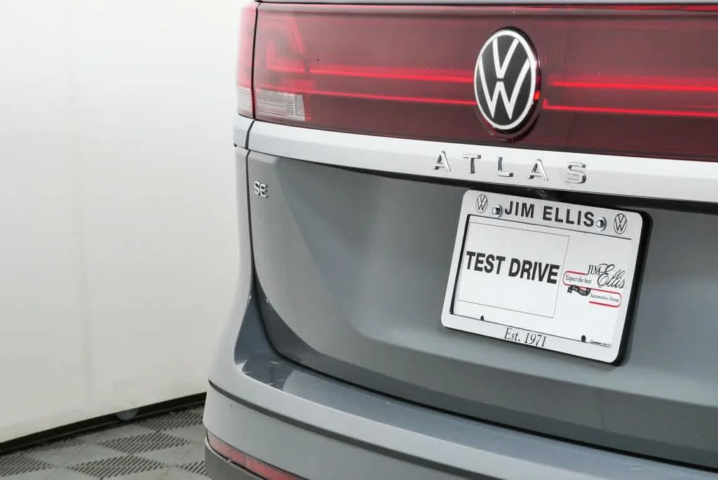 Certified Used 2026 pure gray Volkswagen 2.0T SE w/Technology image 35