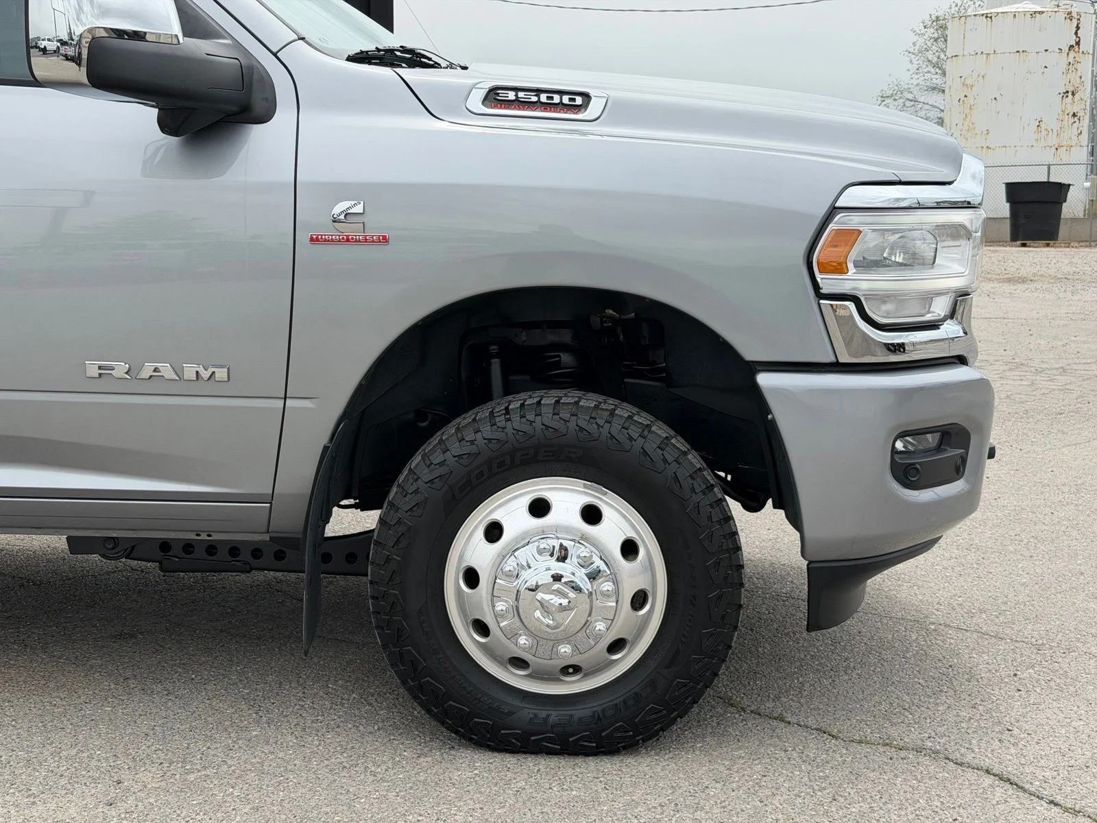 Used 2024 Silver Ram Laramie image 4