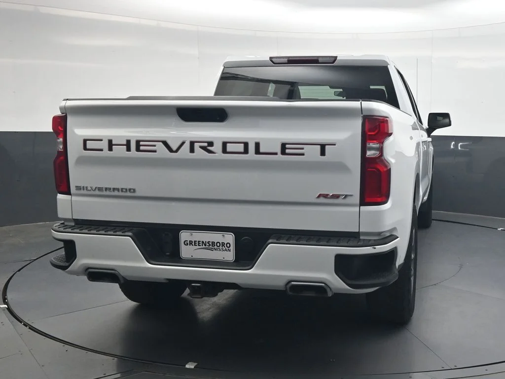 Used 2022 White Chevrolet RST image 5