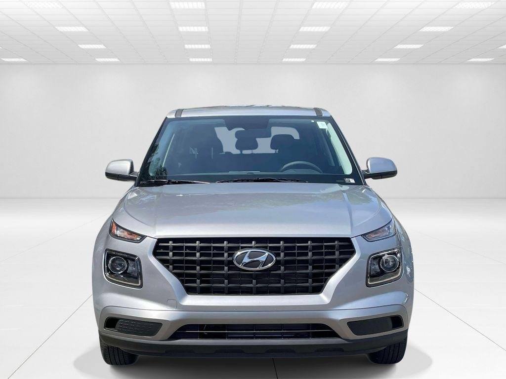 New 2026 Silver Hyundai SE image 2