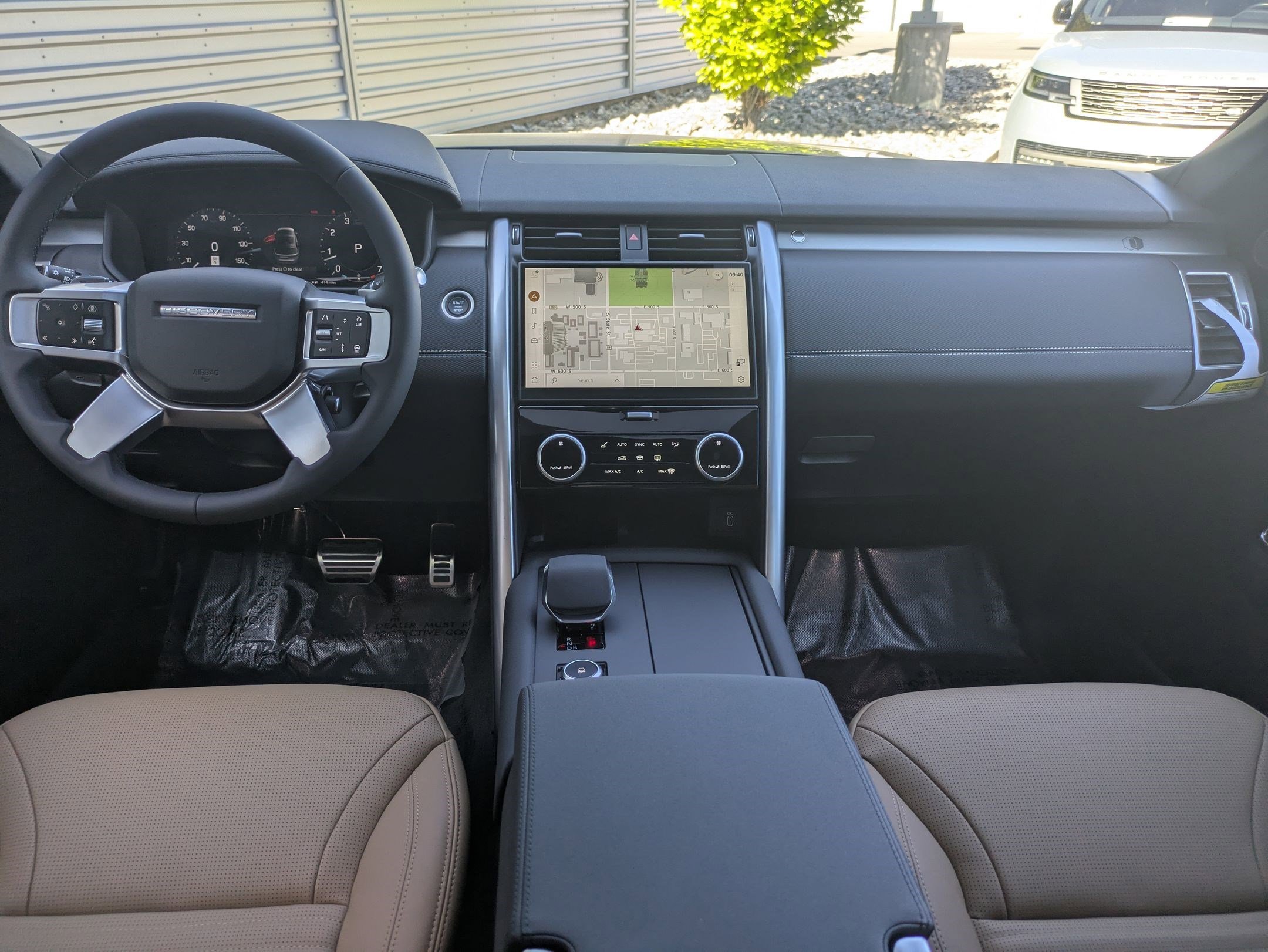 New 2026 Carpathian Grey Land Rover Gemini Edition image 25