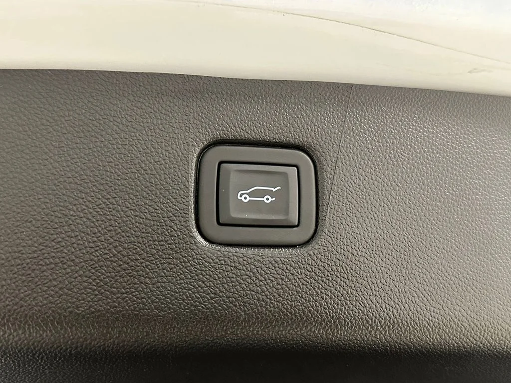 Used 2024 White Chevrolet LT image 13