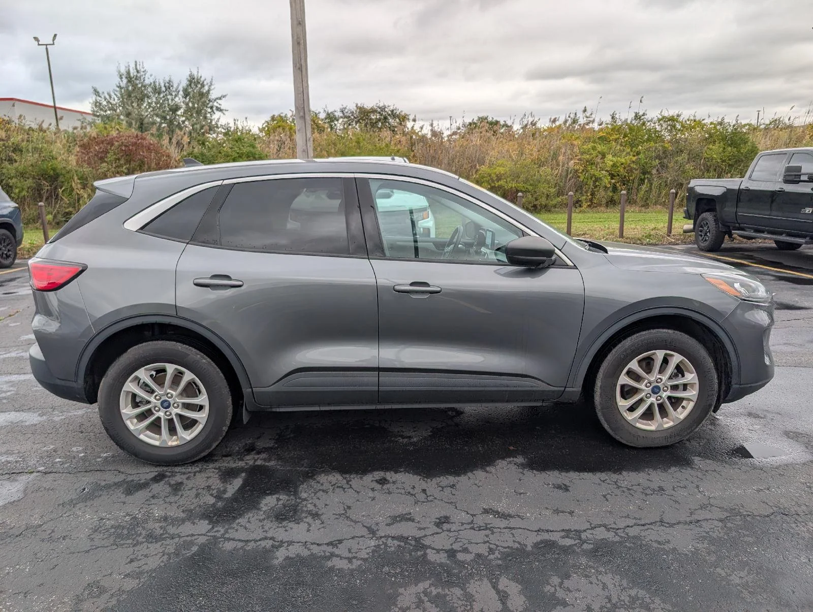 Used 2022 Carbonized Gray Ford SE image 8