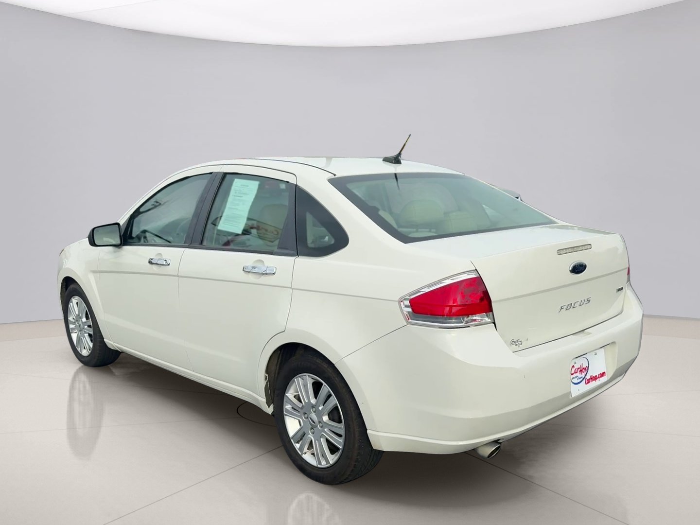 Used 2010 White Ford SEL image 7