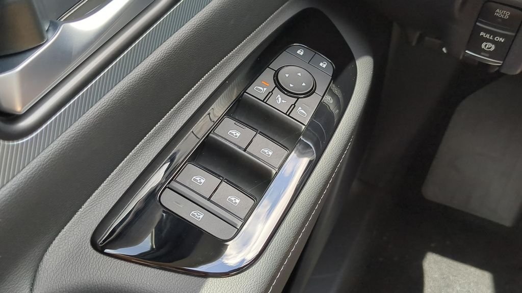 New 2026 Aurora Blue Pearl Metallic / Super Black Two-tone Nissan Platinum image 29