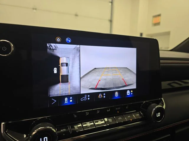 Used 2024 Summit White Chevrolet Z71 image 25