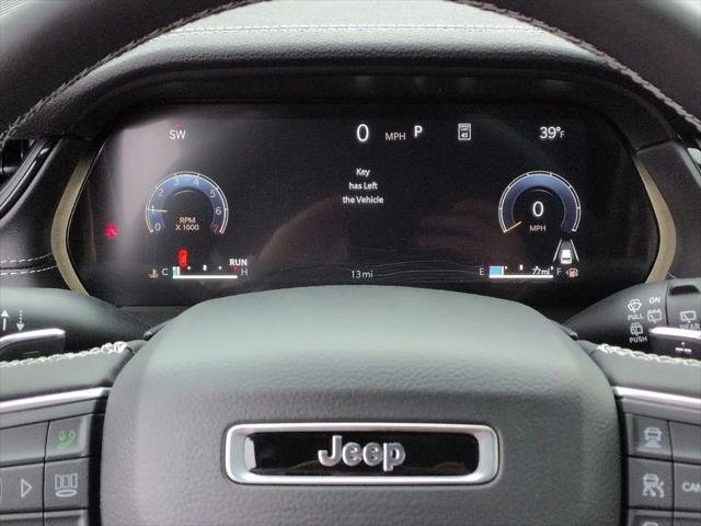New 2026 Bright White Clear-Coat Exterior Paint Jeep Altitude image 13