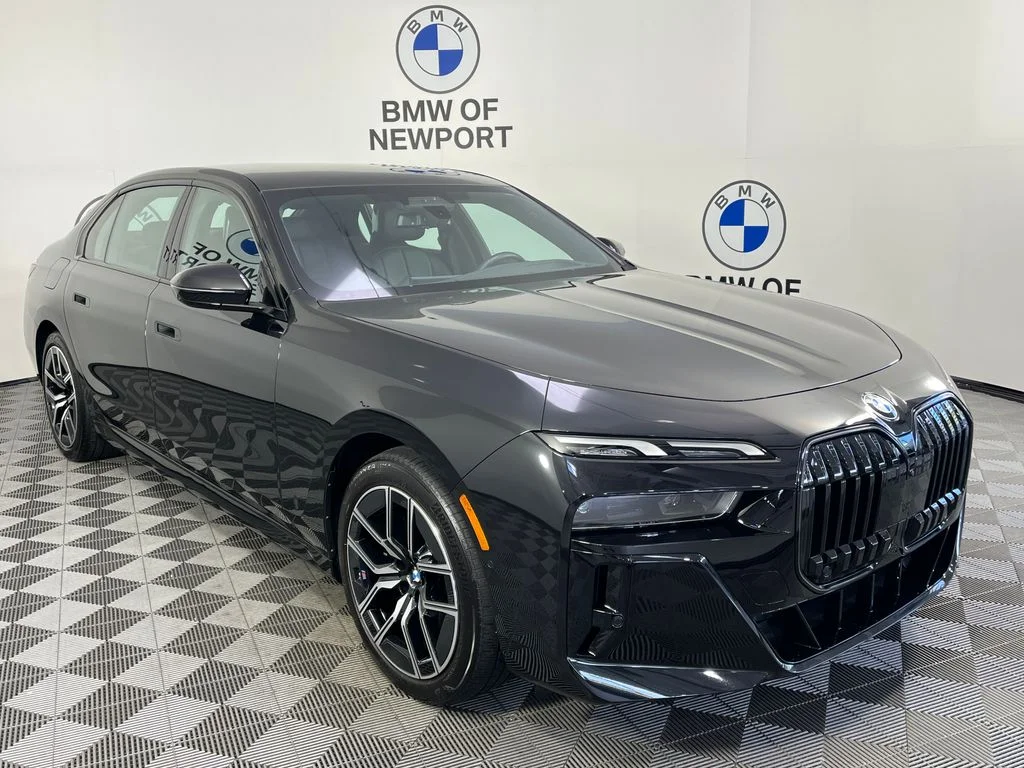 2025 BMW 7 Series 740i xDrive Sedan's photo