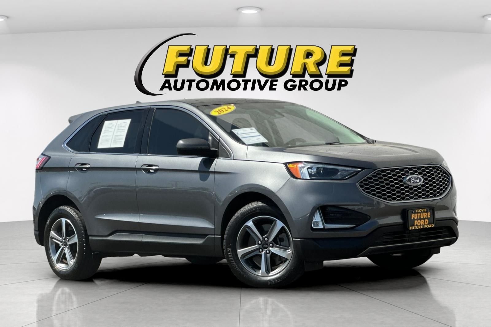 Used 2024 Gray Ford SEL image 1