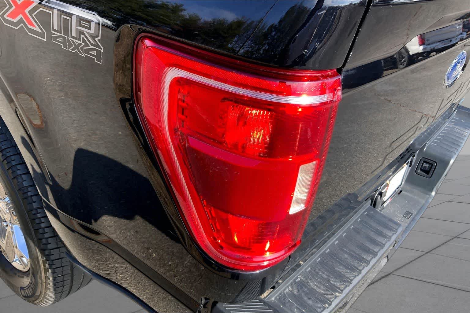 Used 2022 Agate Black Metallic Ford XLT image 36