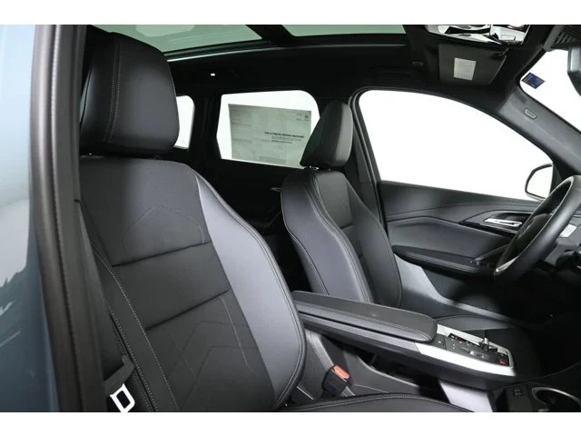 New 2026 Cape York Green Metallic BMW xDrive28i image 32