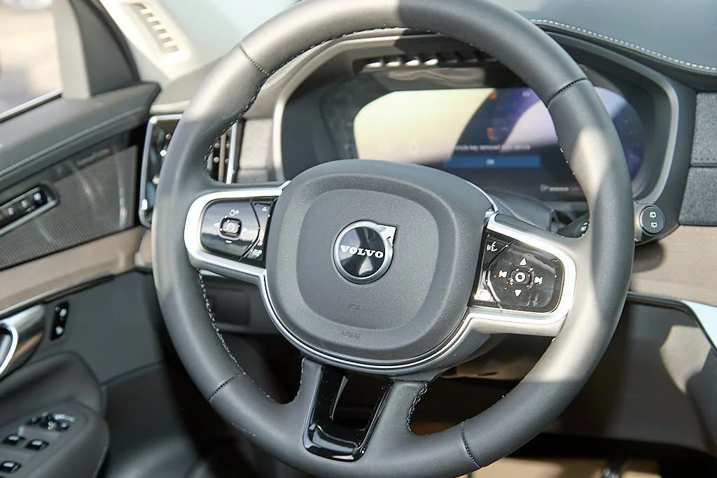 New 2026 Onyx Black Volvo Plus image 27