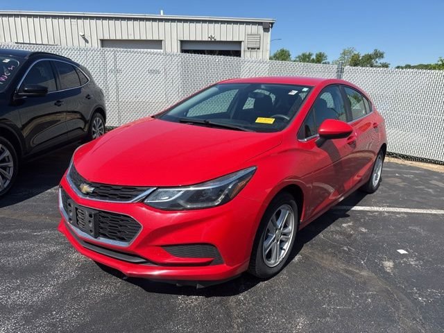 2017 Chevrolet Cruze LT Hatchback Auto's photo