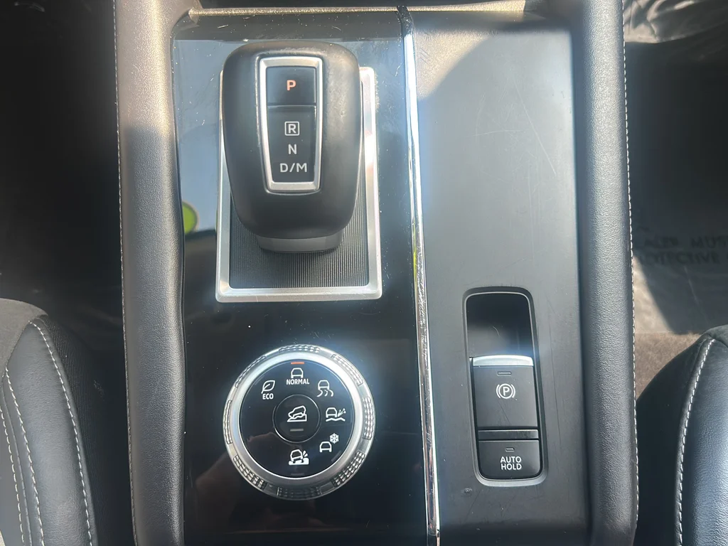 Used 2024 Gray Mitsubishi SE image 21