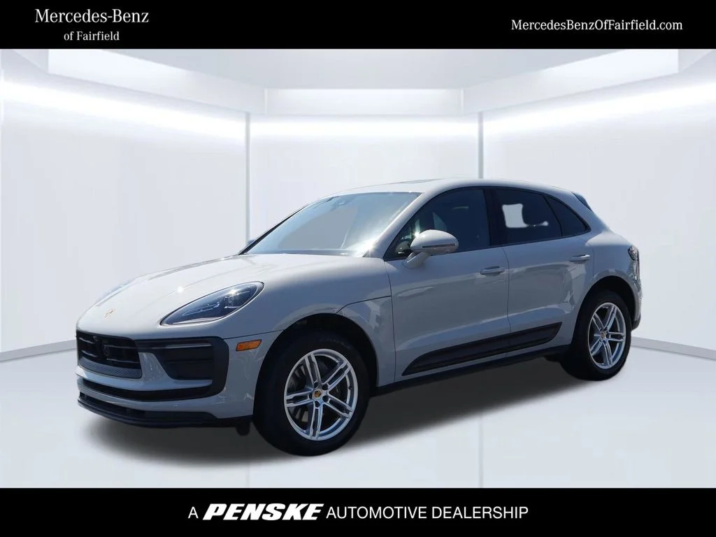 2023 Porsche Macan -'s photo