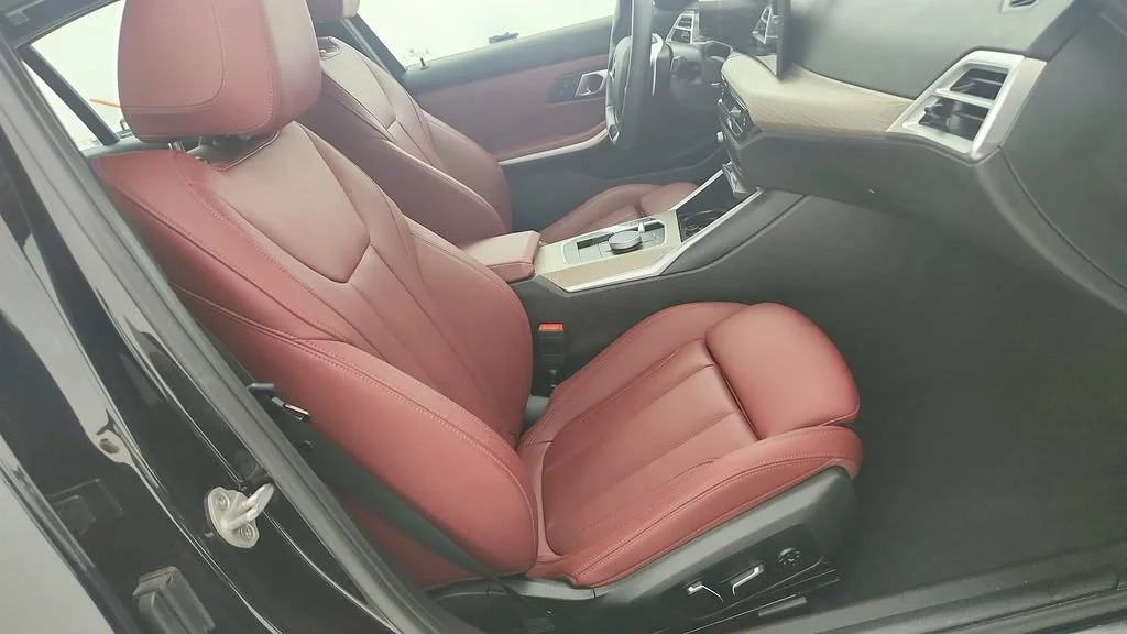 2025 BMW 3 Series 330i - Photo 29